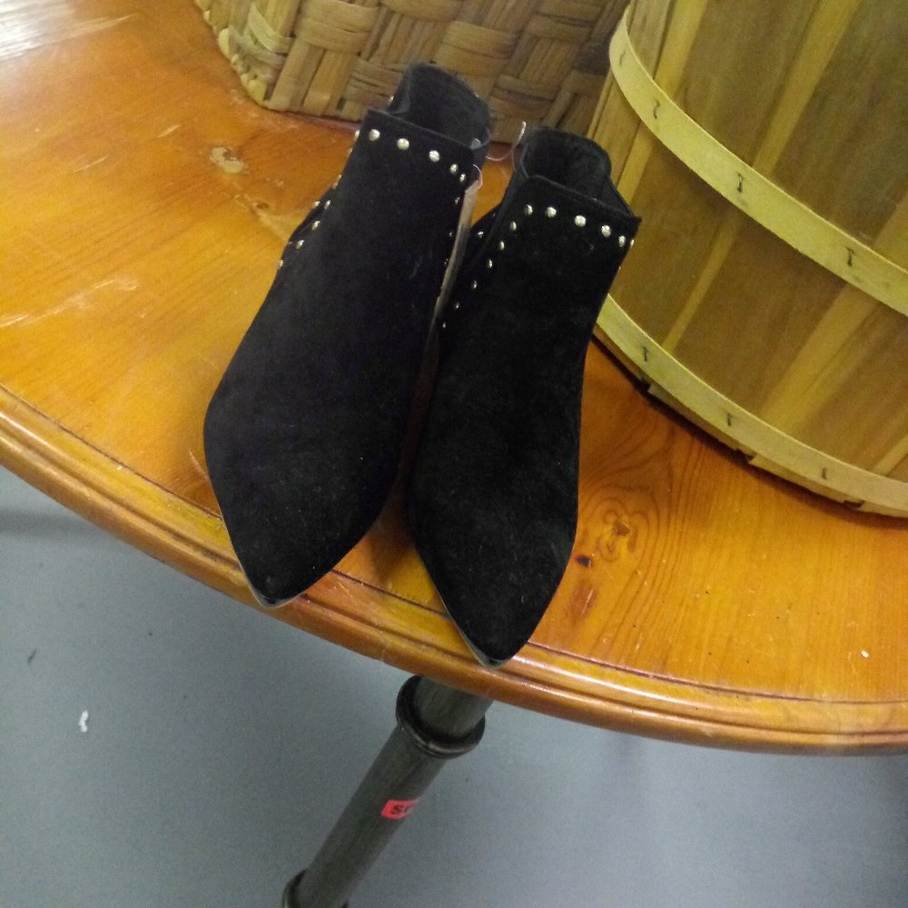 Seven7 pixie boots